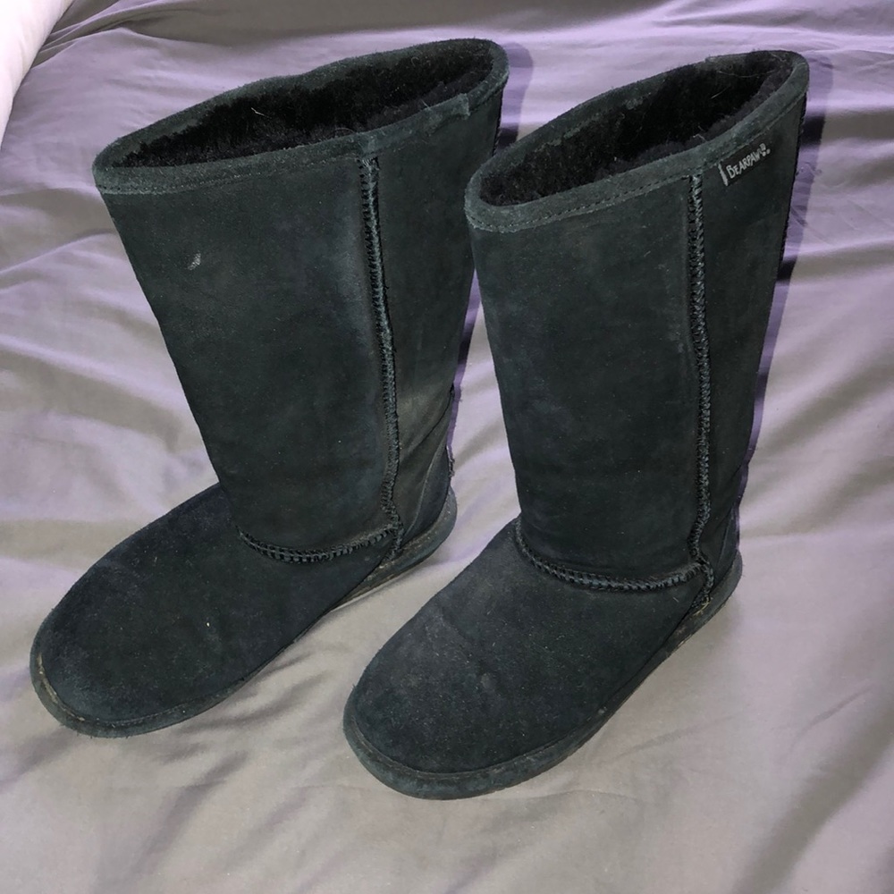 Black tall Bearpaw boats